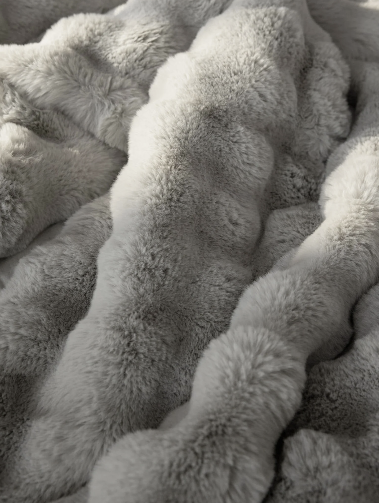 BubbleCuddleBlanket_LightGrey2