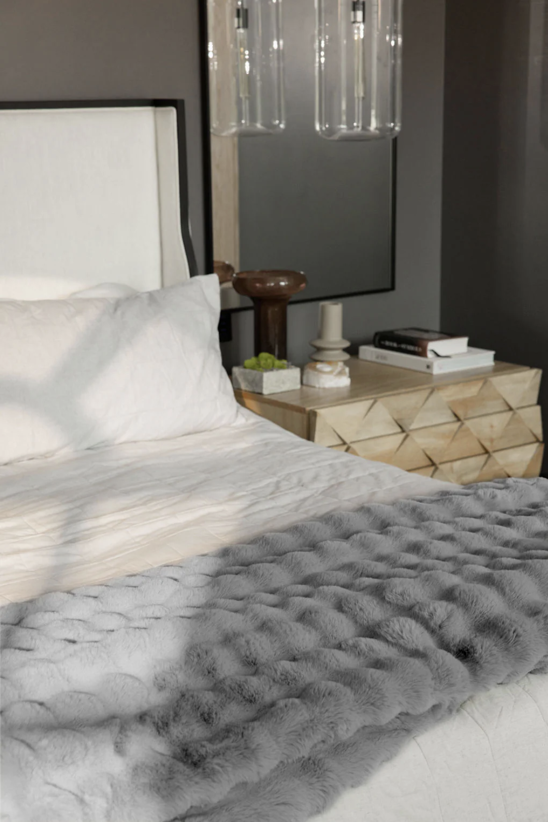 BubbleCuddleBlanket_LightGrey3